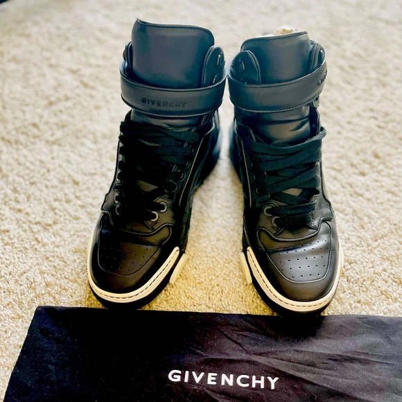 Givenchy Boots for men - Picture 2 of 4